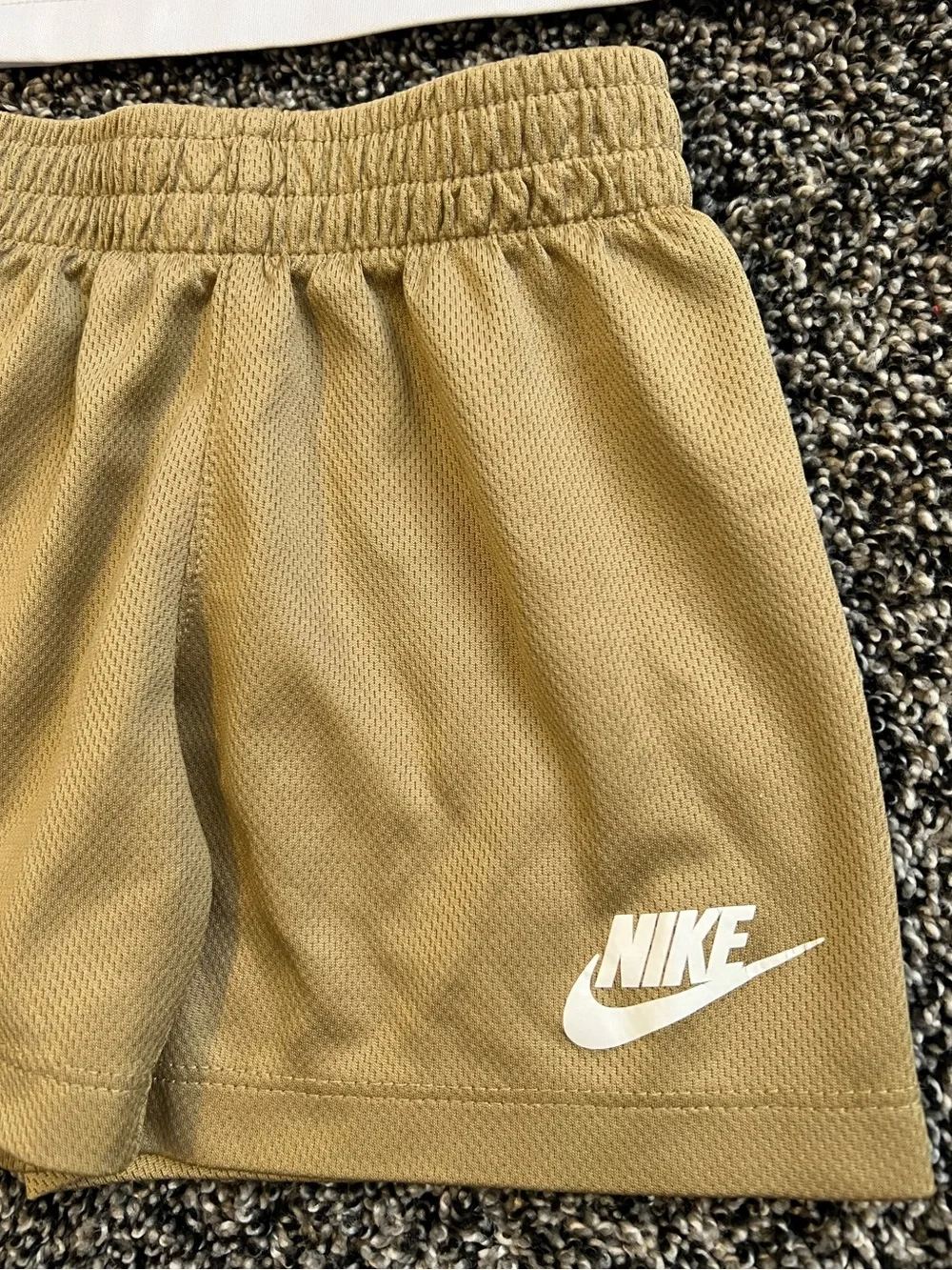 (SOLD) NIKE White/Gold Toddler Boy Set - Picture 3 of 5